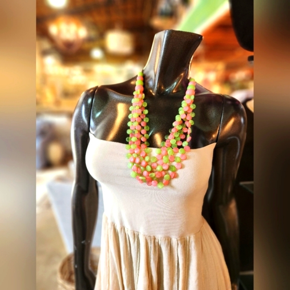 💖💚 Pretty in Pink and Green Statement Necklace with Earrings - Rounds